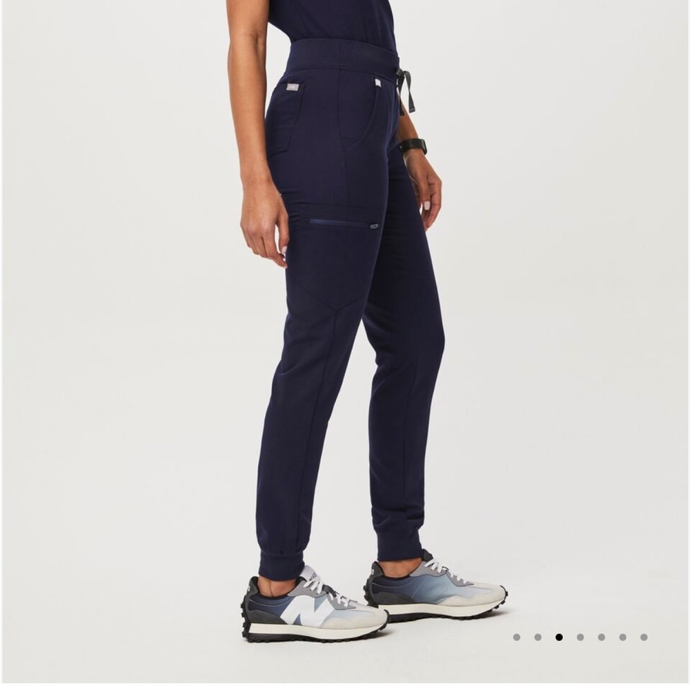 FIGS SET - CATARINA TOP + ZAMORA JOGGERS NAVY BLUE (worn once)